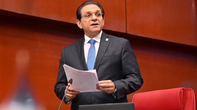 Senador Daniel Rivera pide actualizar drenajes en Santiago tras recientes inundaciones