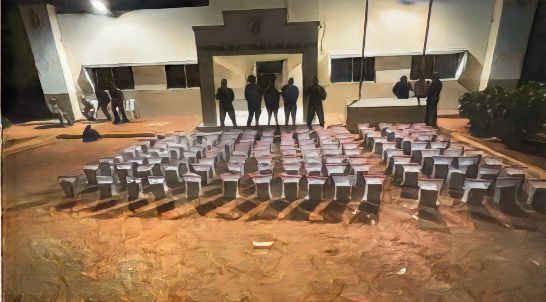 Interceptan lancha con 806 paquetes de presunta cocaína en Pedernales