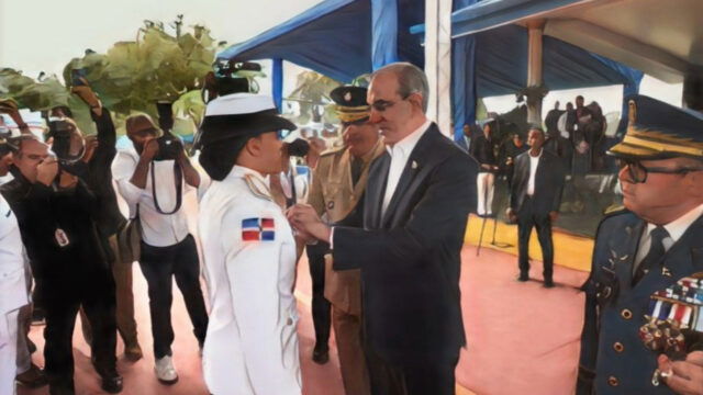 Presidente Abinader encabeza graduación de 40 nuevos oficiales de la Fuerza Aérea y resalta modernización militar