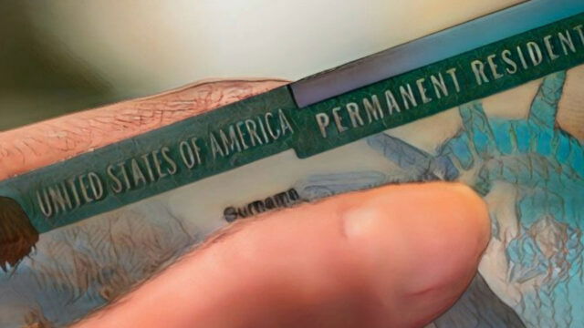 EEUU suspende residencia y ciudadanía a migrantes de 19 países.