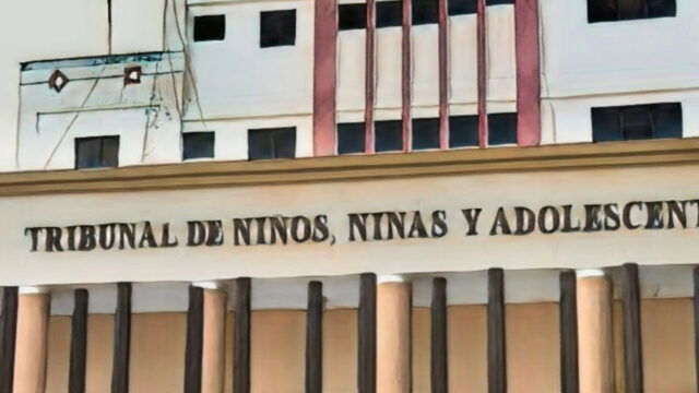 Imponen tres meses de medida cautelar a menor acusado de homicidio tras riña escolar en Santiago