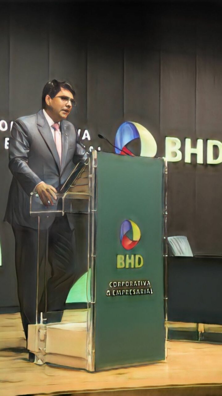 BHD blinda el turismo: Financia US$600 millones en proyectos y lidera el debate en FITUR 2026.