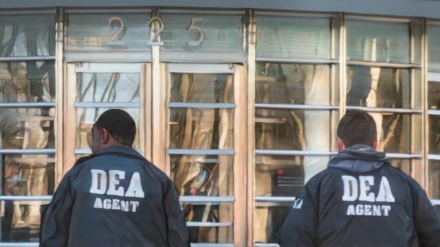 Detienen a supervisor en RD por tráfico de visas para criminales y cierran sede en Santo Domingo