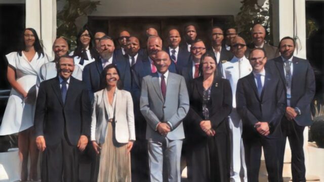 Embajadora de EE. UU. reaparece junto a la DNCD para lanzar unidad contra drogas sintéticas