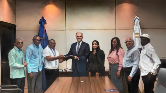 Proponen año sabático con salario íntegro para docentes cada 10 años de servicio