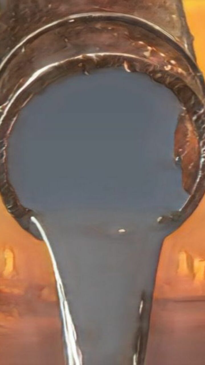 Irán amenaza con llevar el petróleo a US$200 y bloquea el paso por el Estrecho de Ormuz