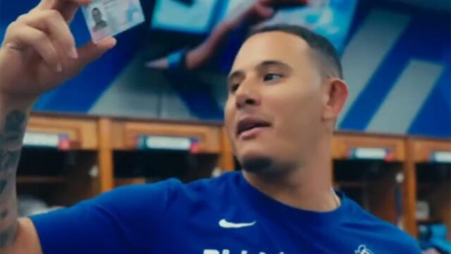 Manny Machado y la selección reciben la nueva cédula dominicana previo al Clásico