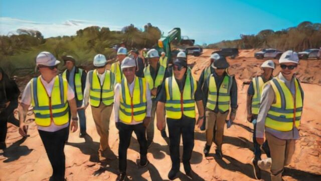 Ministro Paliza supervisa Aeropuerto de Cabo Rojo: Pista estará lista para asfaltado y torre de control para diciembre