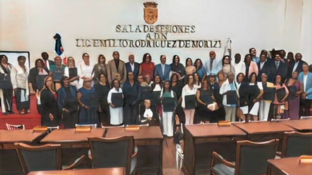 Alcaldía del Distrito Nacional honra a 33 «Heroínas de la Cotidianidad» por su labor social