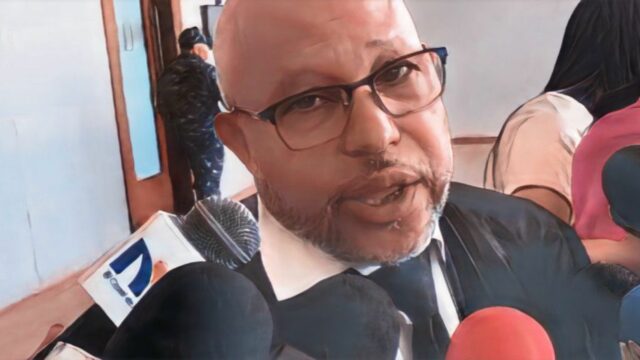 Madre retira querella contra maestra en SDE, pero el Ministerio Público seguirá el caso «hasta las últimas consecuencias»