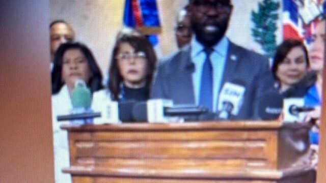 Proyecto de ley prohibirá salida del país y renovación de licencias a Padres Irresponsables