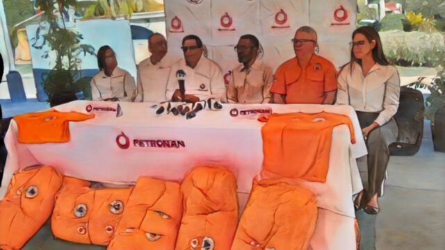 Para Semana Santa Petronan dona 3,000 t-shirts a los «Héroes Naranja» de la Defensa Civil