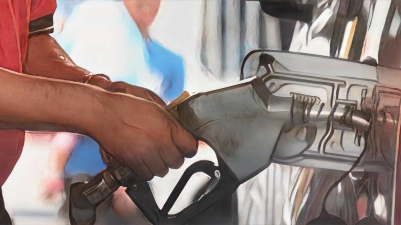 Choferes mantienen tarifas de pasajes pese a crisis petrolera