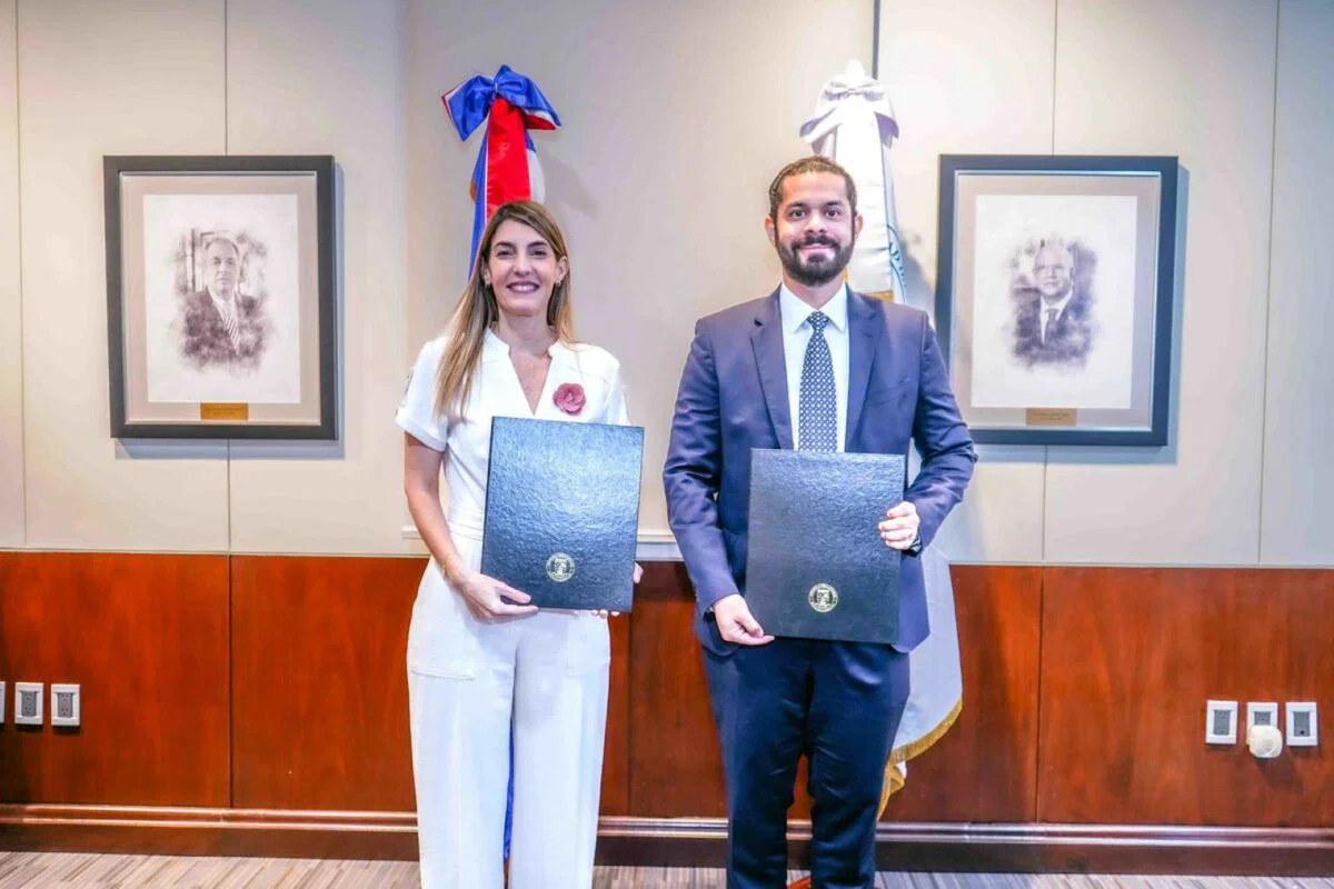 ADOTURD y UNIBE firman acuerdo estratégico para impulsar el turismo deportivo en la República Dominicana ADOTURD y UNIBE firman acuerdo estratégico para impulsar el turismo deportivo en la República Dominicana