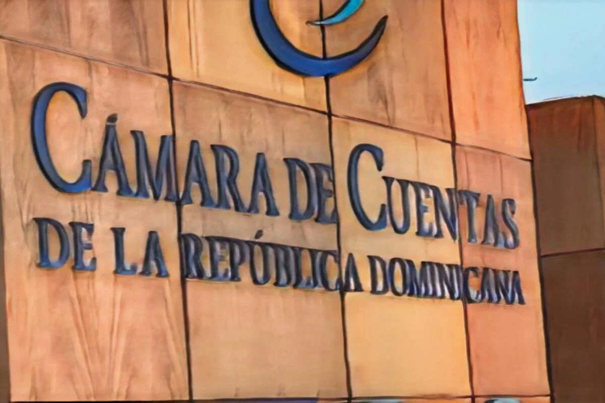 Presión social y constitucionalidad obligan a la Cámara de Cuentas a anular su aumento salarial del 50 % Presión social y constitucionalidad obligan a la Cámara de Cuentas a anular su aumento salarial del 50 %