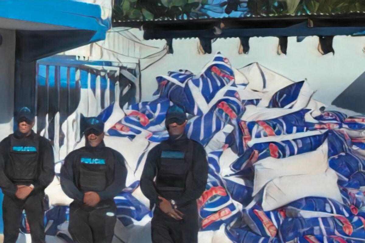 Policía recupera 291 sacos de detergente robados en San Pedro de Macorís