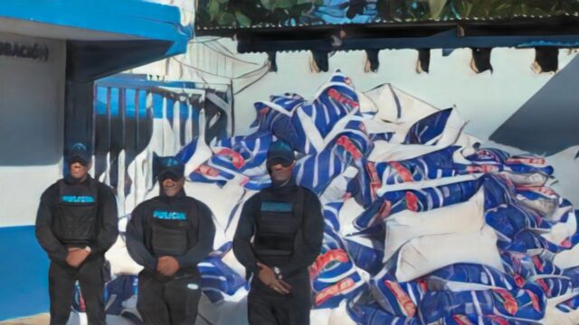 Policía recupera 291 sacos de detergente robados en San Pedro de Macorís
