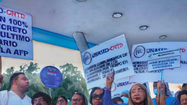 Enfermeras paralizan hospitales: «Depende de usted que el paro siga»