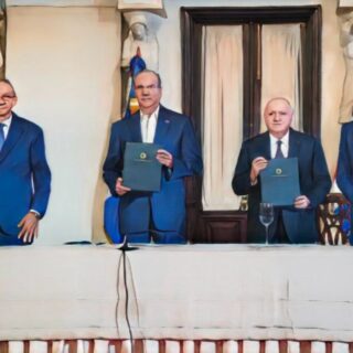 Poder Ejecutivo y FINJUS firman alianza estratégica para modernizar el ordenamiento jurídico y blindar la institucionalidad