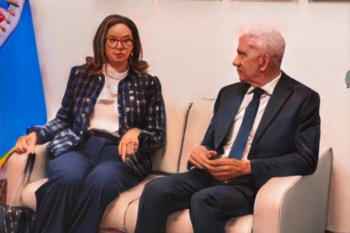 Ricardo de los Santos y el secretario general de la OEA acuerdan estrategia legislativa regional contra drogas sintéticas.
