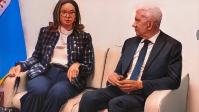 Ricardo de los Santos y el secretario general de la OEA acuerdan estrategia legislativa regional contra drogas sintéticas.