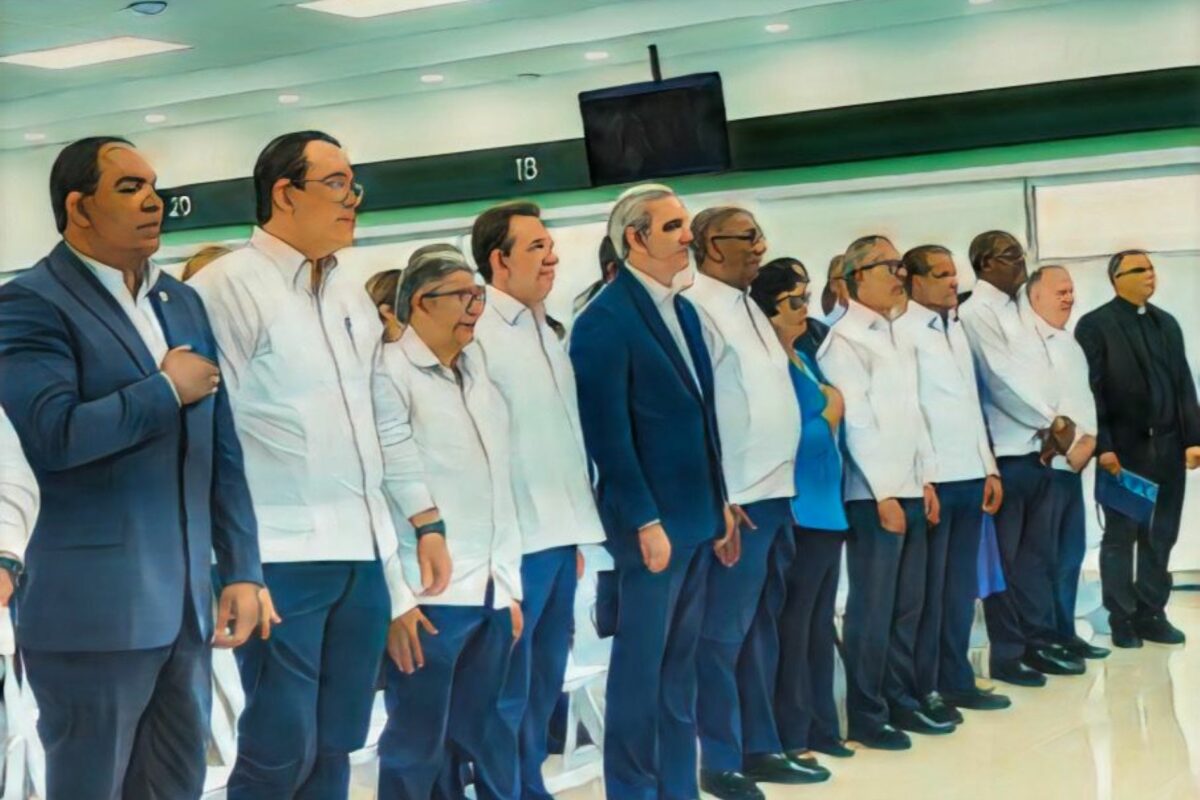 La OGTIC digitaliza la UASD: implementará la firma digital FirmaGOB para emitir 800,000 documentos académicos al año.