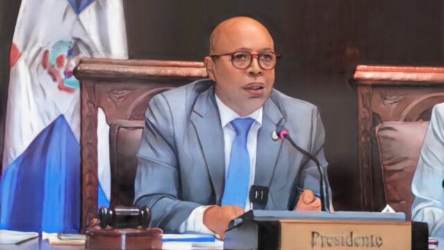 Alfredo Pacheco blinda la cesantía y exige excluirla de la reforma al Código de Trabajo