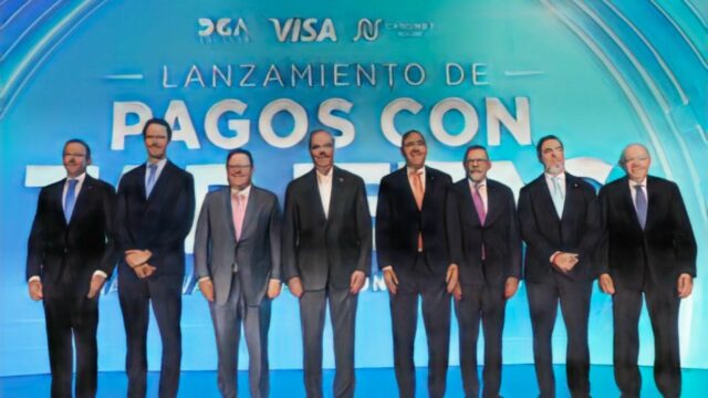 Abinader lanza plataforma de pagos con tarjetas de crédito y débito en la DGA