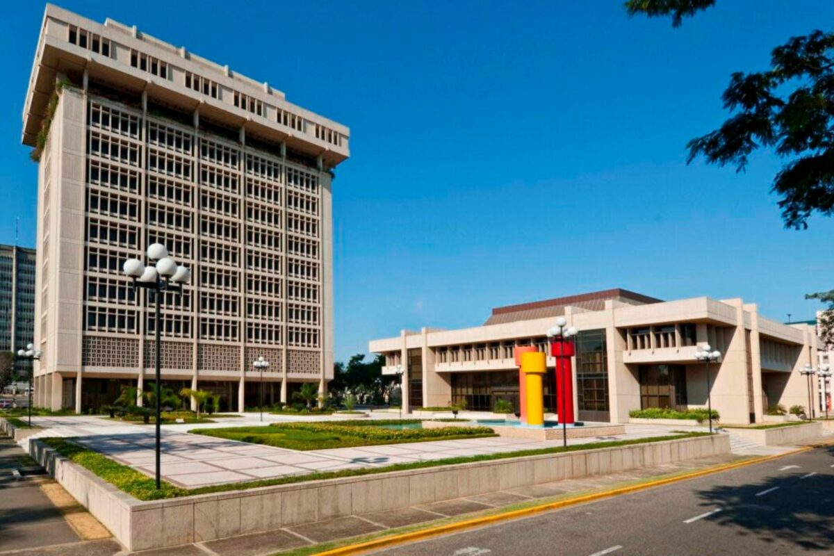Economía dominicana se acelera: El PIB crece un 4.7% en mayo impulsado por la construcción y el turismo Economía dominicana se acelera: El PIB crece un 4.7% en mayo impulsado por la construcción y el turismo