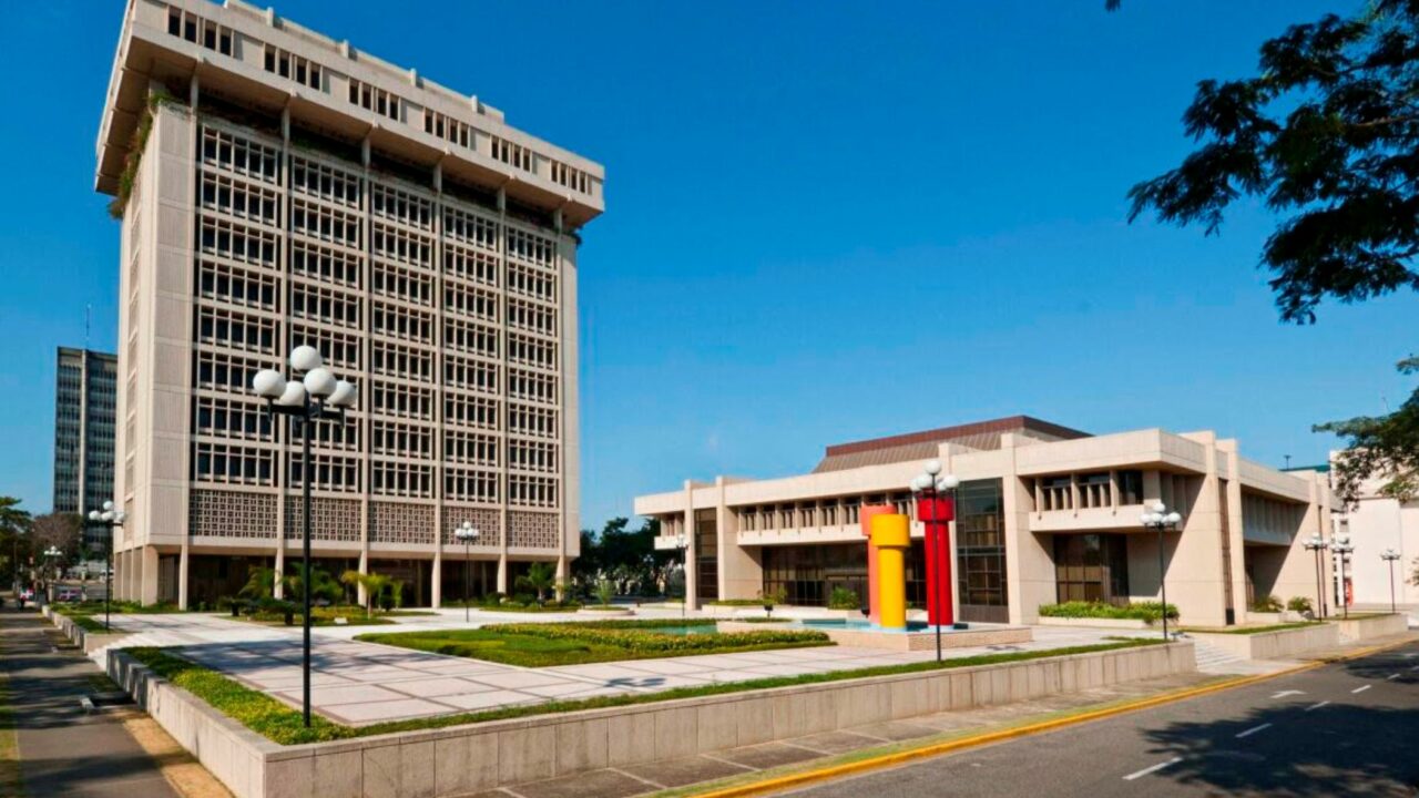 Economía dominicana se acelera: El PIB crece un 4.7% en mayo impulsado por la construcción y el turismo