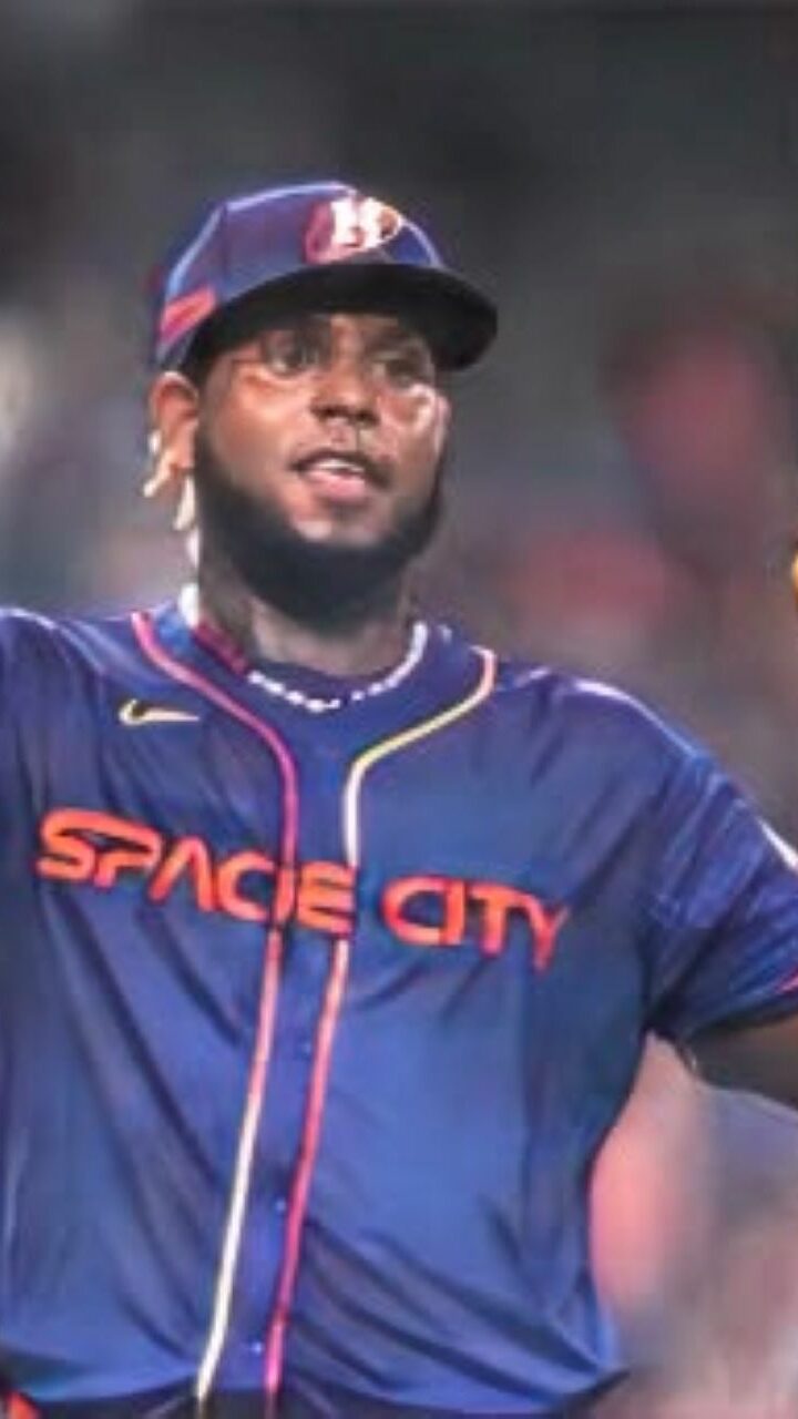 ¡Contrato histórico en LIDOM! Ronel Blanco firma con los Gigantes y será el lanzador mejor pagado