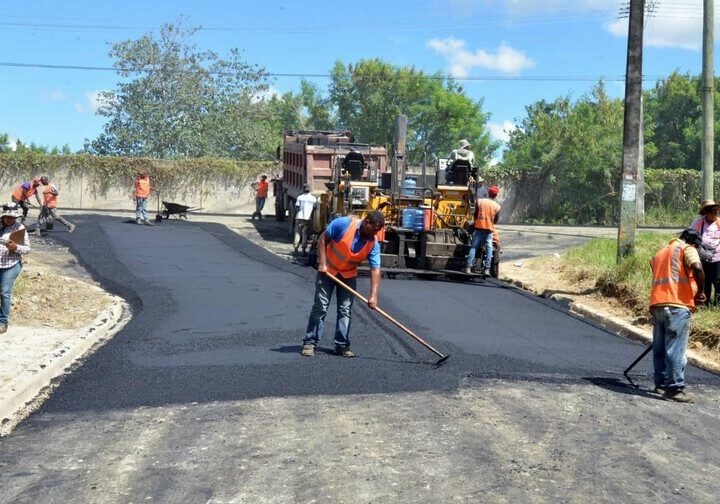 Obras Públicas licita RD$9,200 millones para el plan nacional de asfaltado y reconstrucción vial