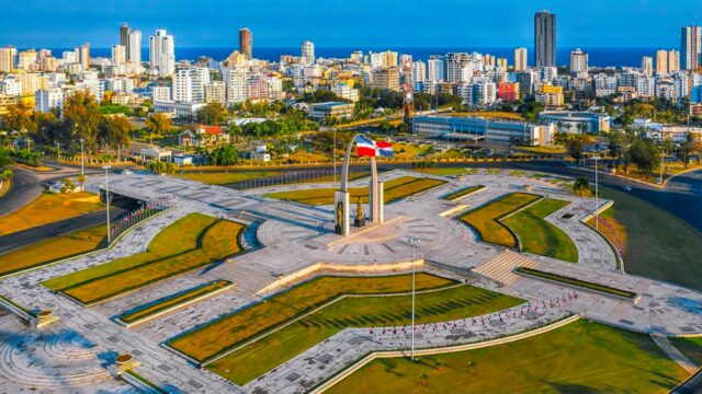 La economía dominicana crecerá un 4.0 % en 2026 y liderará la expansión regional, proyecta la Cepal