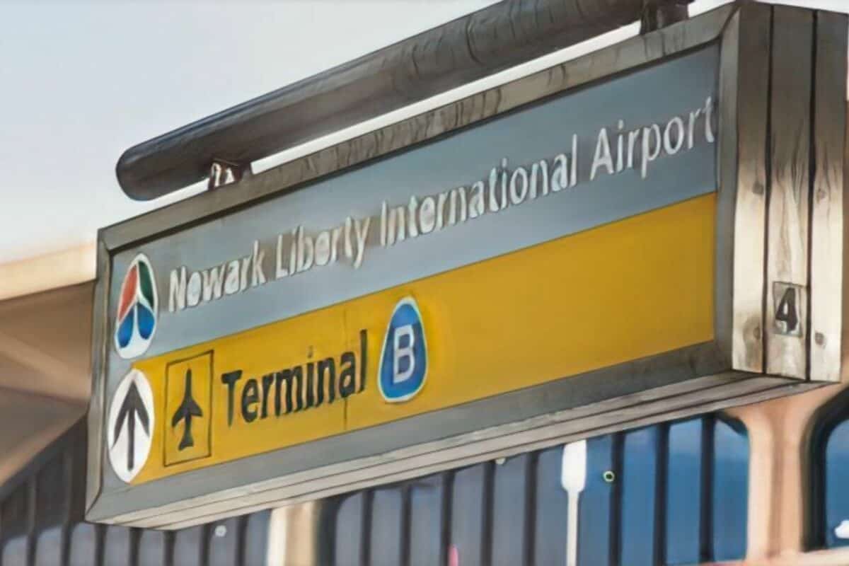 Autobús choca contra un muro en el Aeropuerto de Newark dejando 13 heridos Autobús choca contra un muro en el Aeropuerto de Newark dejando 13 heridos
