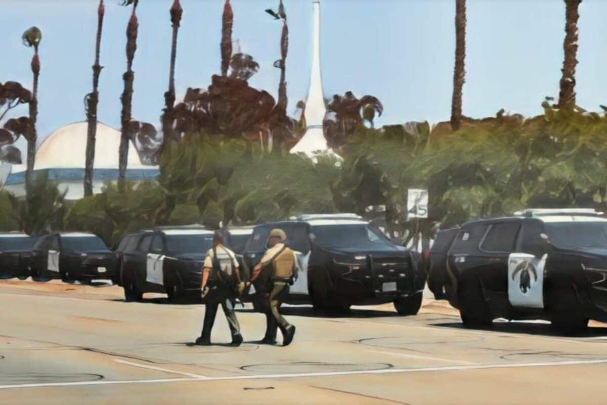 Acusan a una adolescente de complicidad y conspiración en el tiroteo contra una mezquita en San Diego