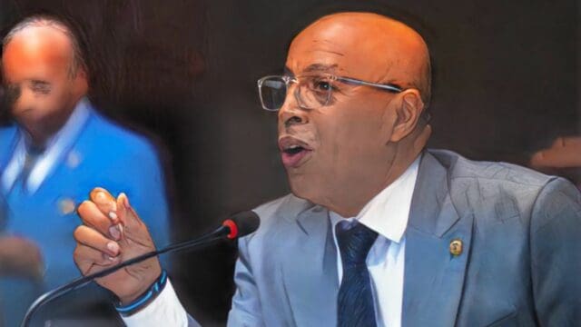 Alfredo Pacheco denuncia incremento en su factura eléctrica y exige revisión a las EDEs