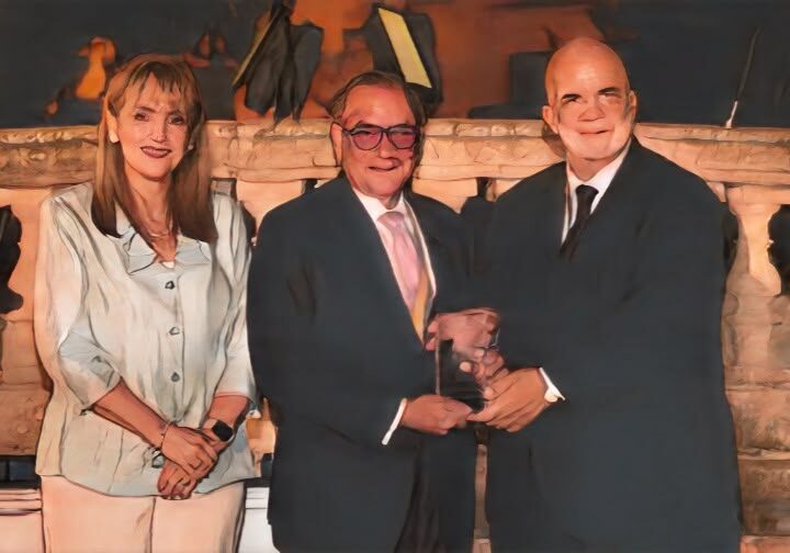 Frank Rainieri es galardonado en Malta con el WTTC Icon Award por su trayectoria pionera en Punta Cana