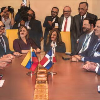 Abinader y Delcy Rodríguez abordan cooperación energética, reapertura consular y turismo durante reunión bilateral en Roma